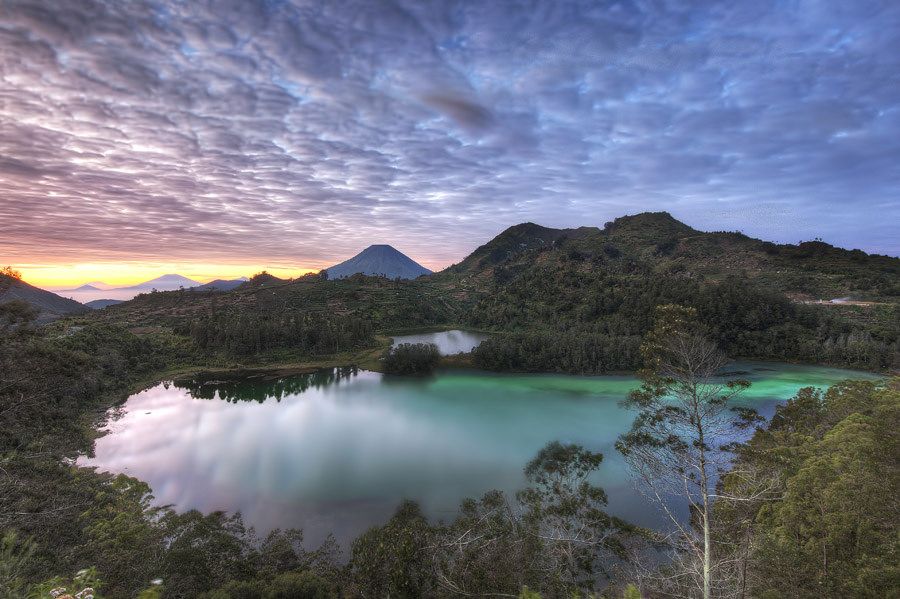 TELAGA WARNA